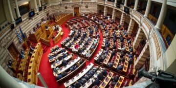 Ομοβροντία πυρών από την αντιπολίτευση για τα νέα μέτρα που ανακοίνωσε ο Μητσοτάκης