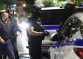 Ζεφύρι: Η στιγμή που η ΕΛ.ΑΣ. κάνει έφοδο σε κρησφύγετο κυκλώματος με τηλεφωνικές απάτες - 700.000 ευρώ η λεία - ertnews.gr