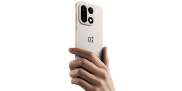 OnePlus 15 official hand