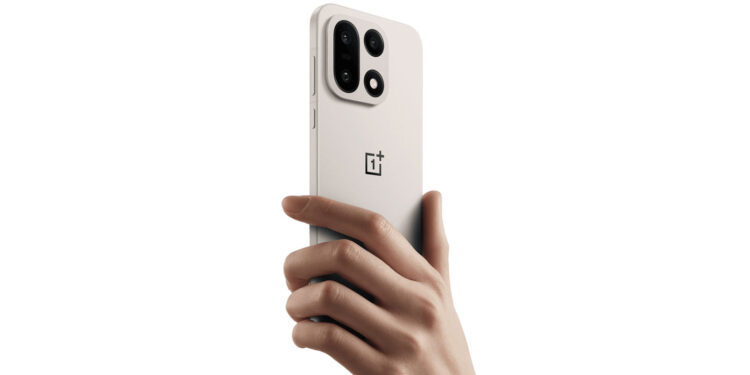 OnePlus 15 official hand