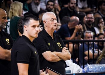 Οι φίλοι της ΑΕΚ αποχώρησαν από το γήπεδο ως ένδειξη διαμαρτυρίας για την παραχώρηση της "SUNEL Arena" στον Ολυμπιακό - www.ertsports.gr