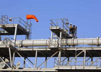 Η Σαουδική Αραβία επανεκκινεί τον αγωγό Ανατολής-Δύσης και σχεδιάζει εξαγωγές απ΄το Γιανμπού – Υποχωρούν οι τιμές του πετρελαίου