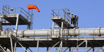 Η Σαουδική Αραβία επανεκκινεί τον αγωγό Ανατολής-Δύσης και σχεδιάζει εξαγωγές απ΄το Γιανμπού – Υποχωρούν οι τιμές του πετρελαίου
