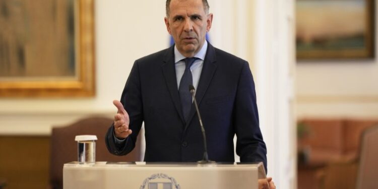 Γεραπετρίτης από Τορόντο: Βιώνουμε τεκτονικές γεωπολιτικές αλλαγές – Πλήρης υποχώρηση του Διεθνούς Δικαίου