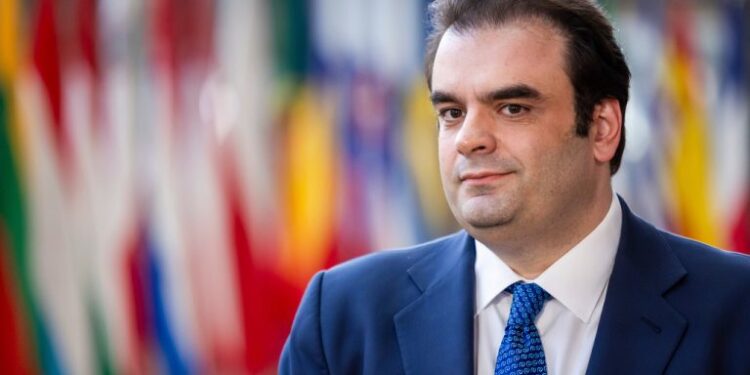 Πιερρακάκης από Δουβλίνο: Ο κατακερματισμός των τραπεζών έγινε «στρατηγικός φόρος» για την Ευρώπη