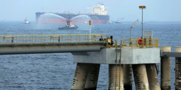 Ενεργειακή κρίση: «Hμίκλειστα» Στενά του Ορμούζ και Ερυθρά Θάλασσα - Ποιες οι εναλλακτικές διαδρομές για το πετρέλαιο