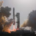 SpaceX Starship: Ετοιμάζεται για την πρώτη του τροχιακή πτήση – Οι κίνδυνοι και οι αλλαγές που μπορεί να φέρει