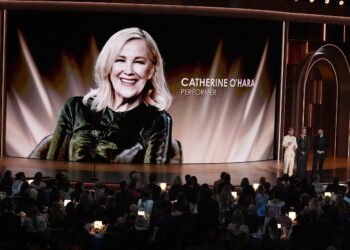 Emmy 2026: Συγκίνηση για την Κάθριν Ο’Χάρα - Την τίμησαν τα «τηλεοπτικά παιδιά» της