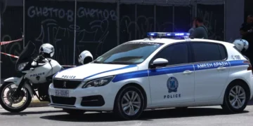Κυψέλη: Στον ανακριτή οι τρεις συλληφθέντες – Οι 20 μαχαιριές στο βρέφος και οι αντιφάσεις στις καταθέσεις