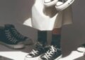 Σάλος με διαφήμιση της Converse: Αποσύρθηκε μετά τις αντιδράσεις ότι παρέπεμπε σε Κου Κλουξ Κλαν