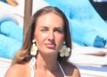 Κατερίνα Δαλάκα και Θέμης Αμβροσιάδης συνεχίζουν τις βουτιές και τις διακοπές τους στη Μύκονο