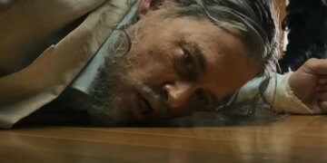 Αγνώριστος ο Τζόνι Ντεπ στο «Day Drinker»: Το πρώτο τρέιλερ της ταινίας με την Πενέλοπε Κρουζ
