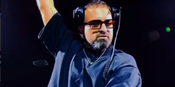 Ο Ρώσος dj που έγινε viral με τραγούδια του Γιώργου Μαζωνάκη τον αποχαιρετά: «Θα φροντίσω η μουσική μας να ζει για πάντα»