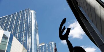 Βρυξέλλες: 25χρονος κρατούσε δύο έφηβα αγόρια σαν «σκλάβους» σε διαμέρισμα ενώ ο πατέρας τους πέθαινε