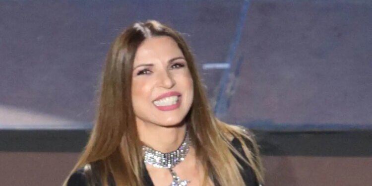 Η Ευρυδίκη παραμένει σε άκρως καλοκαιρινό mood και στέλνει μήνυμα με εικόνες: «Δεν θέλω πόρτα για χειμώνα»