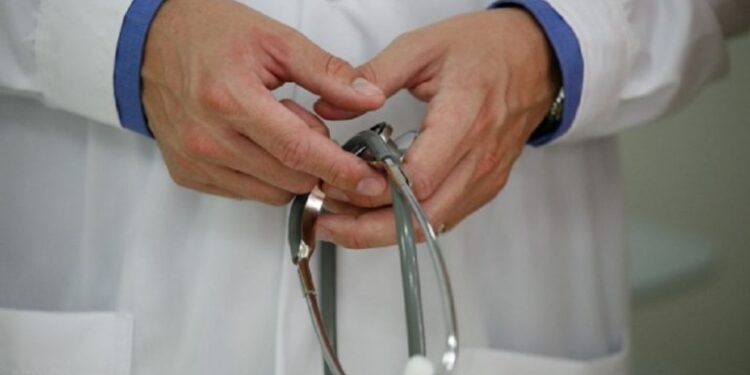 Ιωάννινα: Στο μικροσκόπιο του ιατρικού συλλόγου γιατρός που συνεργαζόταν με κέντρο αισθητικής