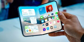 iPhone Duo hands-on