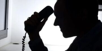 Σπάτα: Συνελήφθησαν 6 άτομα που διέπρατταν τηλεφωνικές απάτες