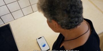 Οι Κρητικές γιαγιάδες επιστρέφουν και «μονομαχούν» με το… «χαζοGPT» – Το νέο σποτ του Ημιμαραθωνίου Κρήτης