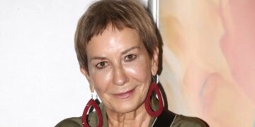 Λένα Διβάνη: «Είχα κάποτε μια συγκάτοικο που πίστευε ότι είναι εγώ»