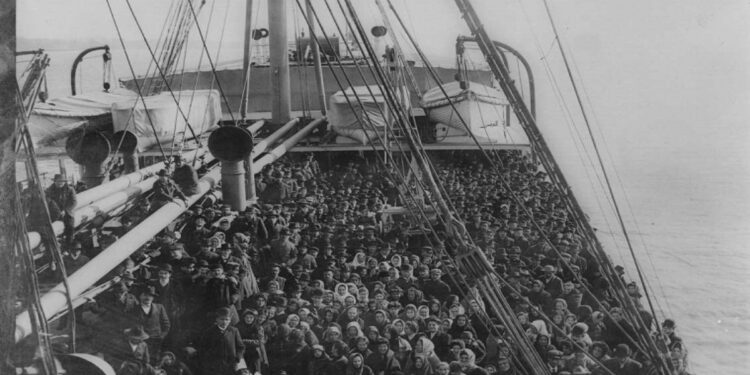 Παρουσίαση βιβλίου: «Πύλες εξόδου προς την Αμερική» της Γιώτας Τουργέλη