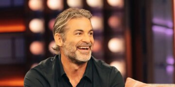 Τζιμ Κέρτις: Το άγνωστο παρελθόν του συντρόφου της Τζένιφερ Άνιστον