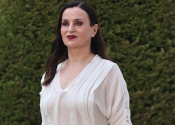 Καρυοφυλλιά Καραμπέτη: «Για κάθε γυναίκα που βιάζεται, κακοποιείται ή δολοφονείται είναι σαν υφίσταμαι το ίδιο κι εγώ»