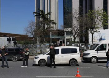 Κωνσταντινούπολη: Τρεις νεκροί από πυροβολισμούς σε ανταλλακτήριο μετά από καβγά