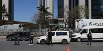 Κωνσταντινούπολη: Τρεις νεκροί από πυροβολισμούς σε ανταλλακτήριο μετά από καβγά