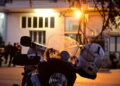 Μάνδρα: Διασωληνωμένος στη ΜΕΘ ο 31χρονος δράστης της επίθεσης στο Αστυνομικό Τμήμα