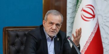 Πεζεσκιάν: Οι ΗΠΑ πρέπει να αποφασίσουν αν θα τελειώσει ο πόλεμος με το Ιράν ή όχι