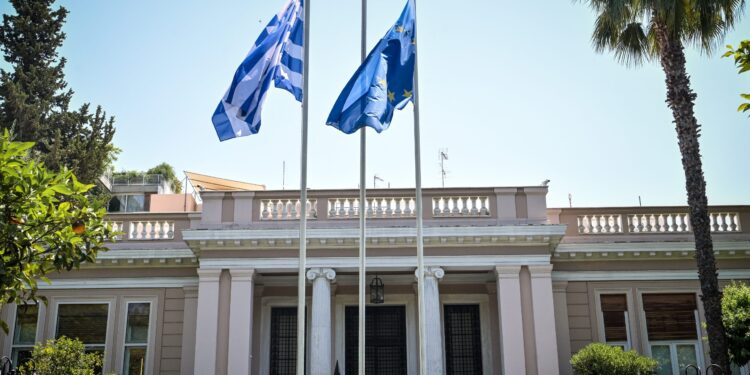 Κυβερνητικές πηγές για Φρ. Κουτεντάκη: Μπορεί να έχει έρθει το επόμενο Νόμπελ Οικονομίας και να μην το έχουμε καταλάβει - ertnews.gr