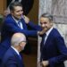 Επιστροφή Μυλωνάκη στα βουλευτικά έδρανα μετά την περιπέτεια υγείας του - Το καλωσόρισμα Μητσοτάκη