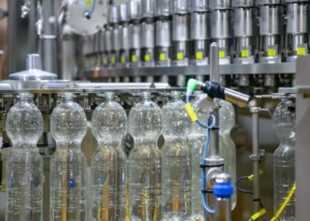 Ουκρανία: Πόλεμος συμφερόντων για αυτοκρατορία εμφιαλωμένου νερού - Στο στόχαστρο οικογένεια δισεκατομμυριούχων και Ρώσος ολιγάρχης