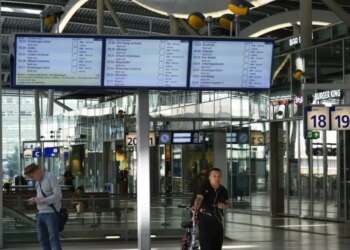 Συναγερμός στην Ολλανδία από μπλακ άουτ στο σιδηροδρομικό δίκτυο - Υποψίες για δολιοφθορά