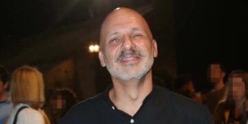 Νίκος Μουτσινάς: Γενέθλια πάνω από τα σύννεφα