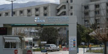 Αποσωληνώθηκε ο 10χρονος που κινδύνευσε να πνιγεί στη Μαραθιά – «Η ζωή νίκησε τον θάνατο»