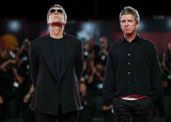 “Oasis: Don’t Look Back in Anger”: Η εύθραυστη επανένωση των Gallagher και ο ρόλος των παιδιών τους