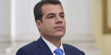 Θ. Πλεύρης: Συνταγματική η υποχρεωτική εγγραφή των ΜΚΟ στο Μητρώο του υπουργείου Μετανάστευσης