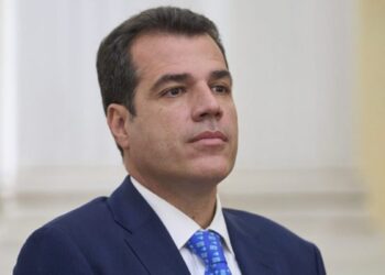 Στο Μόναχο ο Θάνος Πλεύρης για το μεταναστευτικό – Στο επίκεντρο επιστροφές και Return Hubs