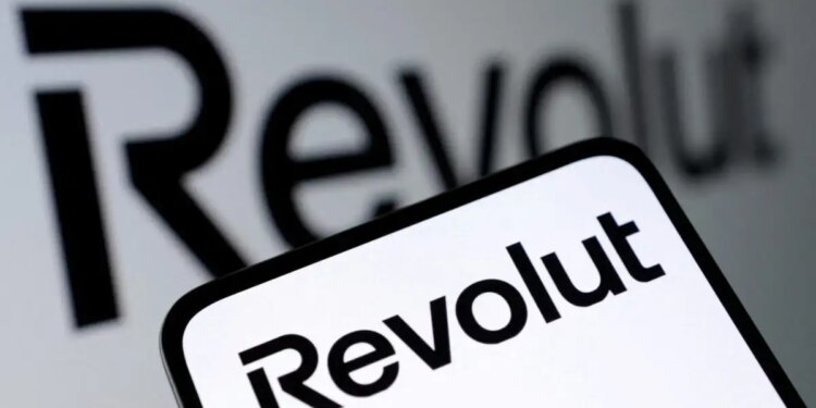 Financial Times: Χάκερς απαιτούν από τη Revolut 3 εκατ. δολάρια για να μην πουλήσουν προσωπικά δεδομένα πελατών της
