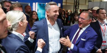 Δημοσκόπηση για AfD στη Γερμανία: Έξι στους δέκα δηλώνουν ότι πρέπει να κυβερνήσει στη Σαξονία – Άνχαλτ