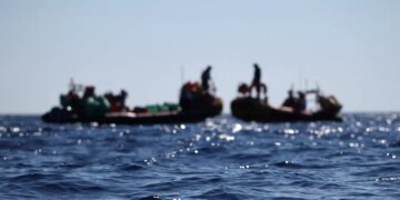 Ναυάγιο στην Ινδονησία: Ένας νεκρός και 102 διασωθέντες – Αγνοούνται 140 επιβαίνοντες