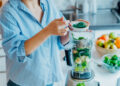 Μύθοι και αλήθειες για τα superfoods: Ποιες τροφές αξίζουν πραγματικά και πότε πληρώνουμε απλώς τη μόδα;