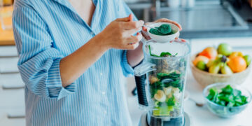 Μύθοι και αλήθειες για τα superfoods: Ποιες τροφές αξίζουν πραγματικά και πότε πληρώνουμε απλώς τη μόδα;