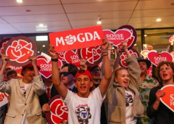 Θρίλερ με τις εκλογές στη Σουηδία: Προβάδισμα μίας έδρας για το συντηρητικό μπλοκ