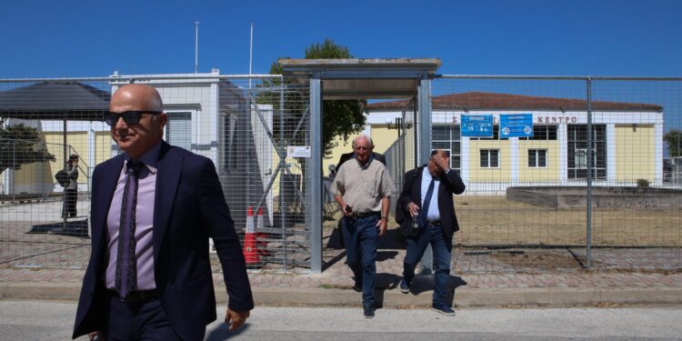 Οικογένειες μηχανοδηγών στη δίκη για τα Τέμπη: «Σκότωσαν τα παιδιά μας πάνω από μια φορά» - Ένταση μεταξύ συγγενών θυμάτων - ertnews.gr