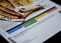 Ρεύμα: Πώς θα μειωθούν οι λογαριασμοί έως 30% - Οι αλλαγές και τα οφέλη για νοικοκυριά και επιχειρήσεις