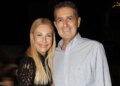 Γιώργος Μυλωνάκης - Τίνα Μεσσαροπούλου: Η κοινή έξοδος του ζευγαριού στο Θέατρο Άλσος και τα χαμόγελα στην κάμερα
