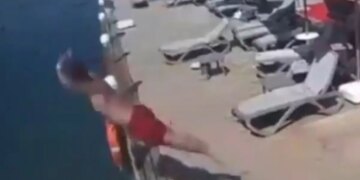 Τουρκία: Πατέρας 3 παιδιών βούτηξε από προβλήτα στη θάλασσα και σκοτώθηκε - Βίντεο με τις τελευταίες του στιγμές